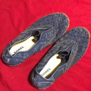 SOREL Slip On Canvas Sneaker in Denim Size 6.5
